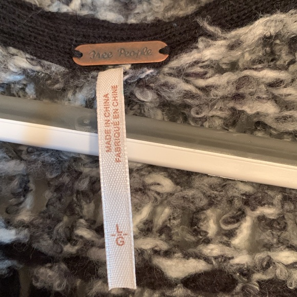 Free people, chunky knit oversized cardigan, size large EUC - Picture 5 of 10